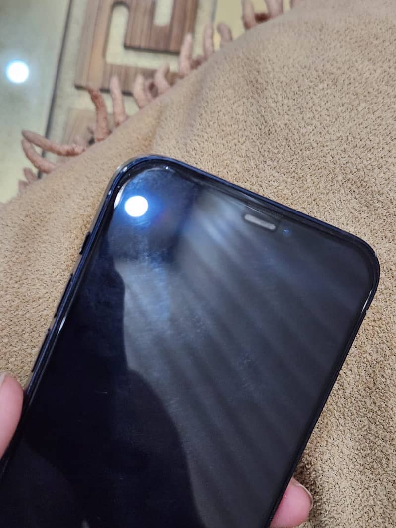 Apple iPhone 12 3