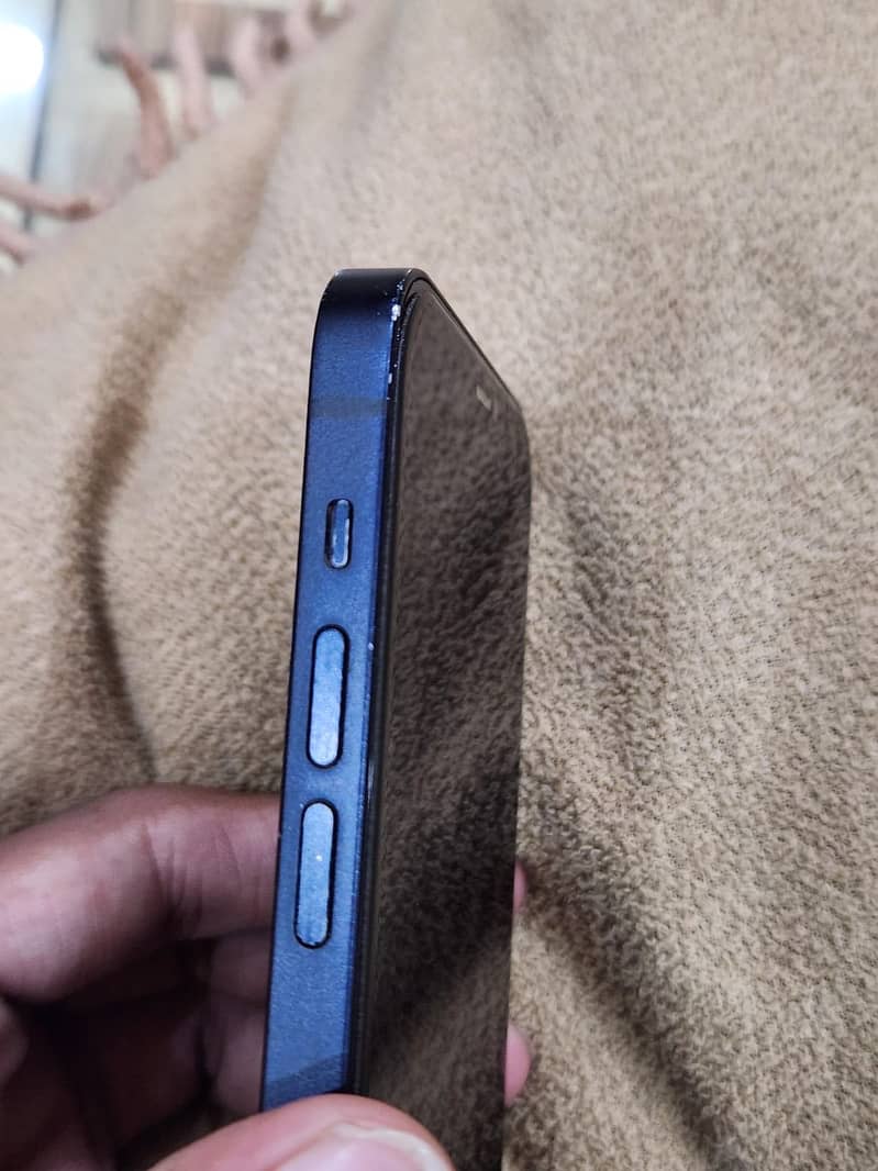 Apple iPhone 12 7