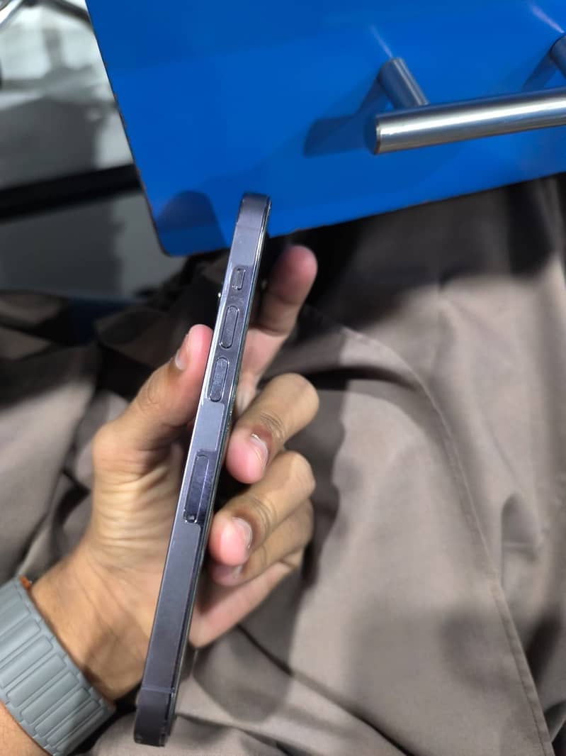 Apple iPhone 14 Pro 4