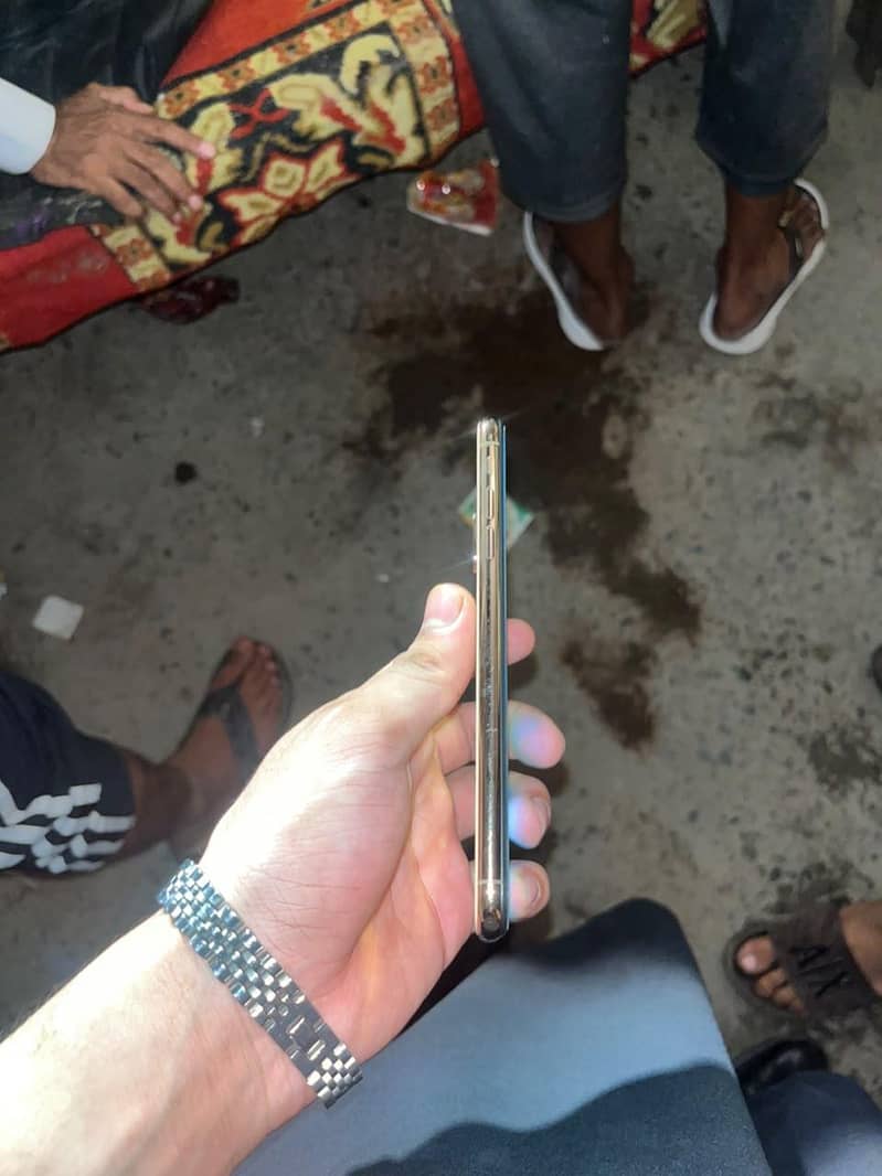 Apple iPhone XS Max 1