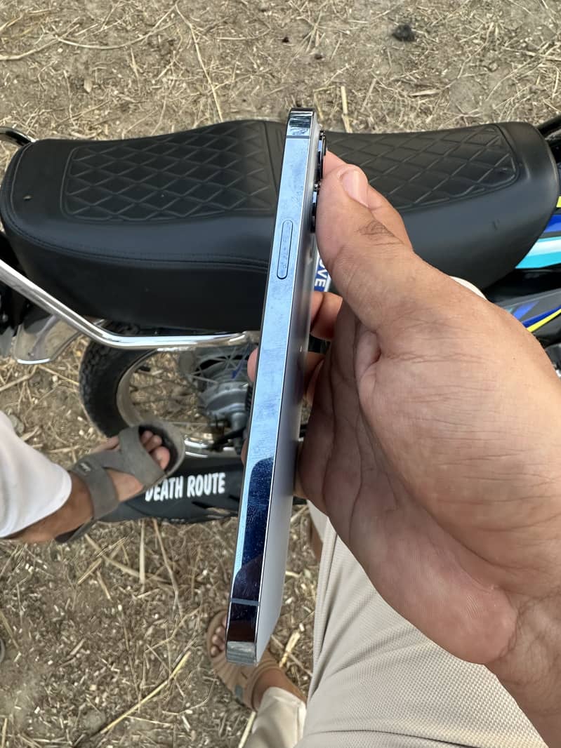 Apple iPhone 13 Pro Max 5