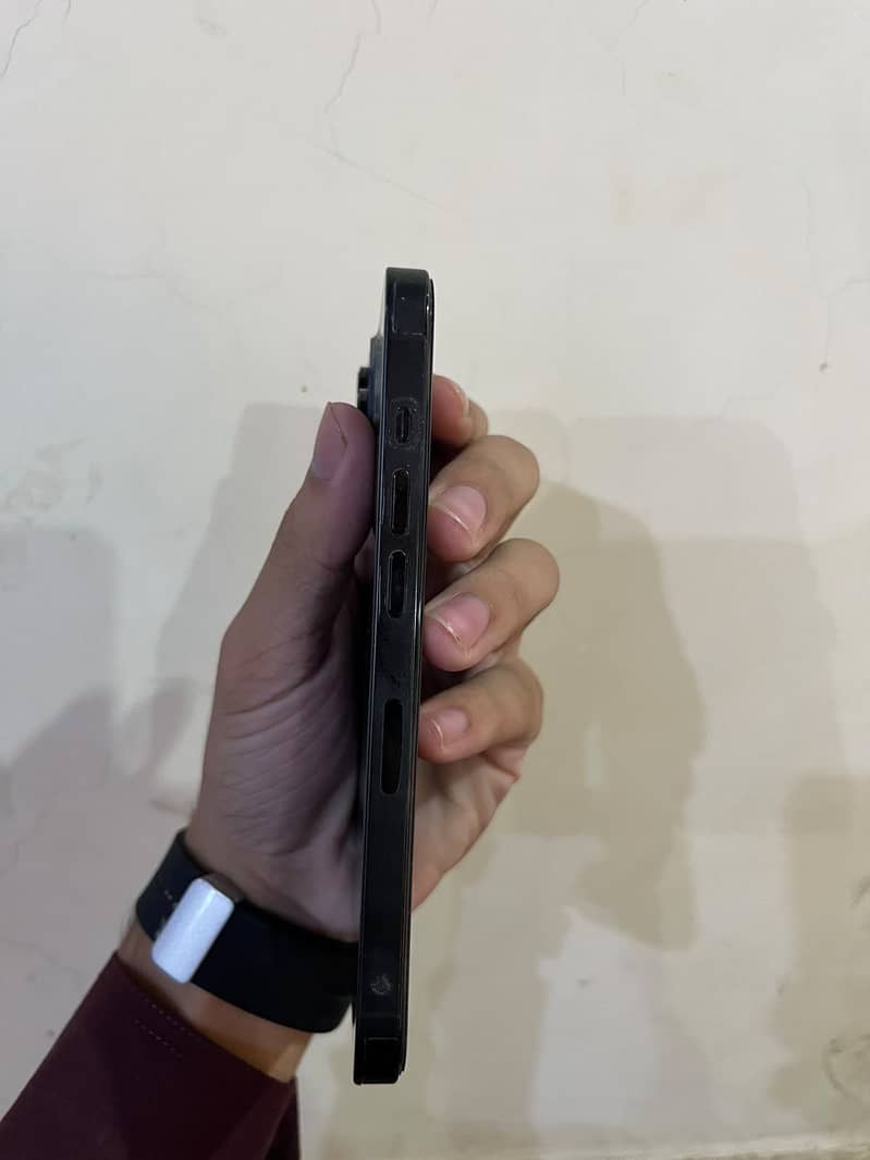 Apple iPhone 14 Pro 0