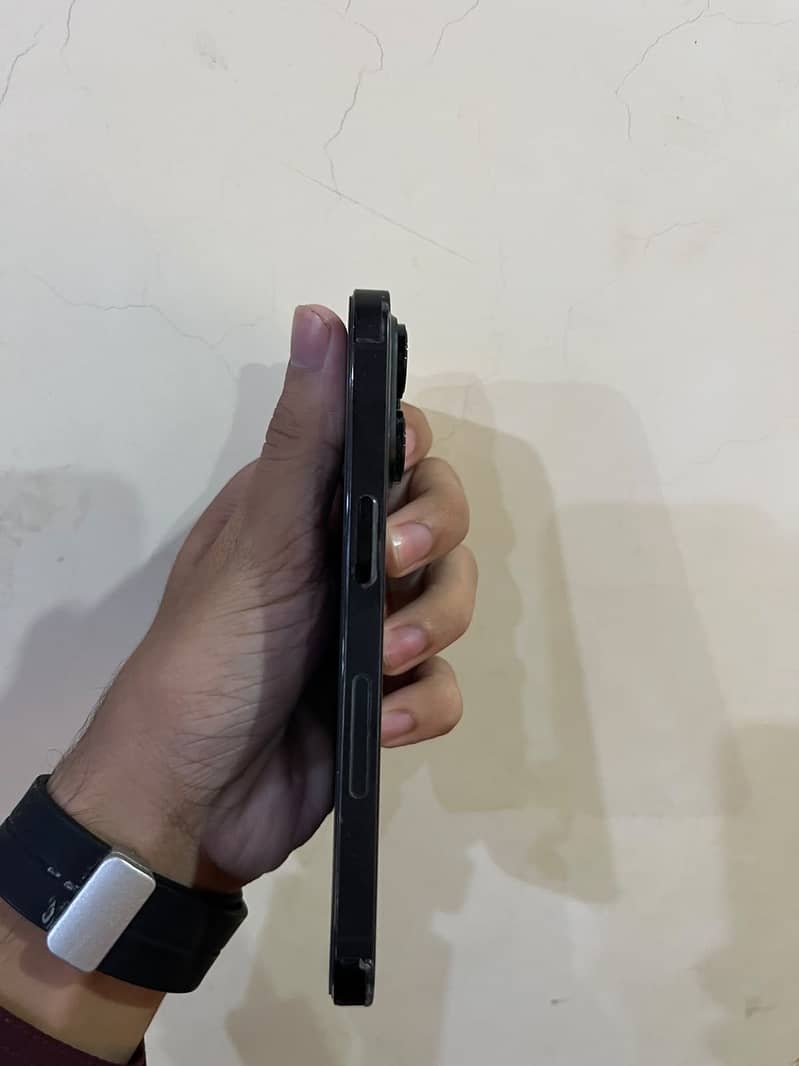 Apple iPhone 14 Pro 3