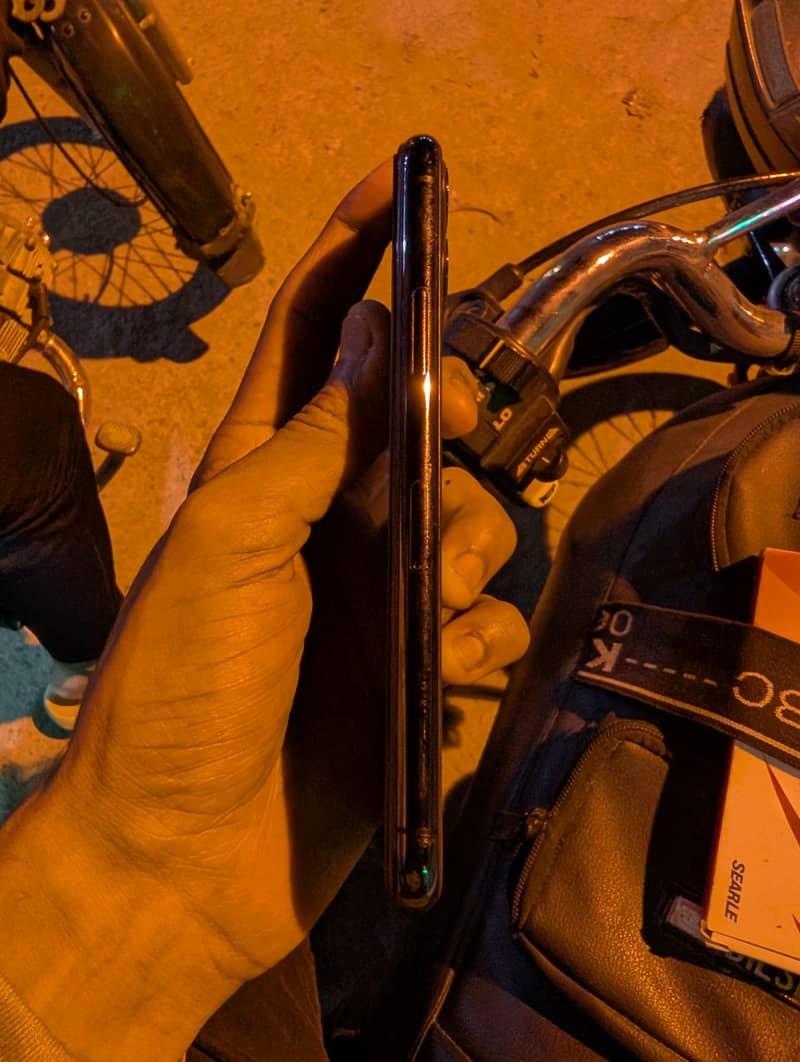 Apple iPhone 11 Pro 3