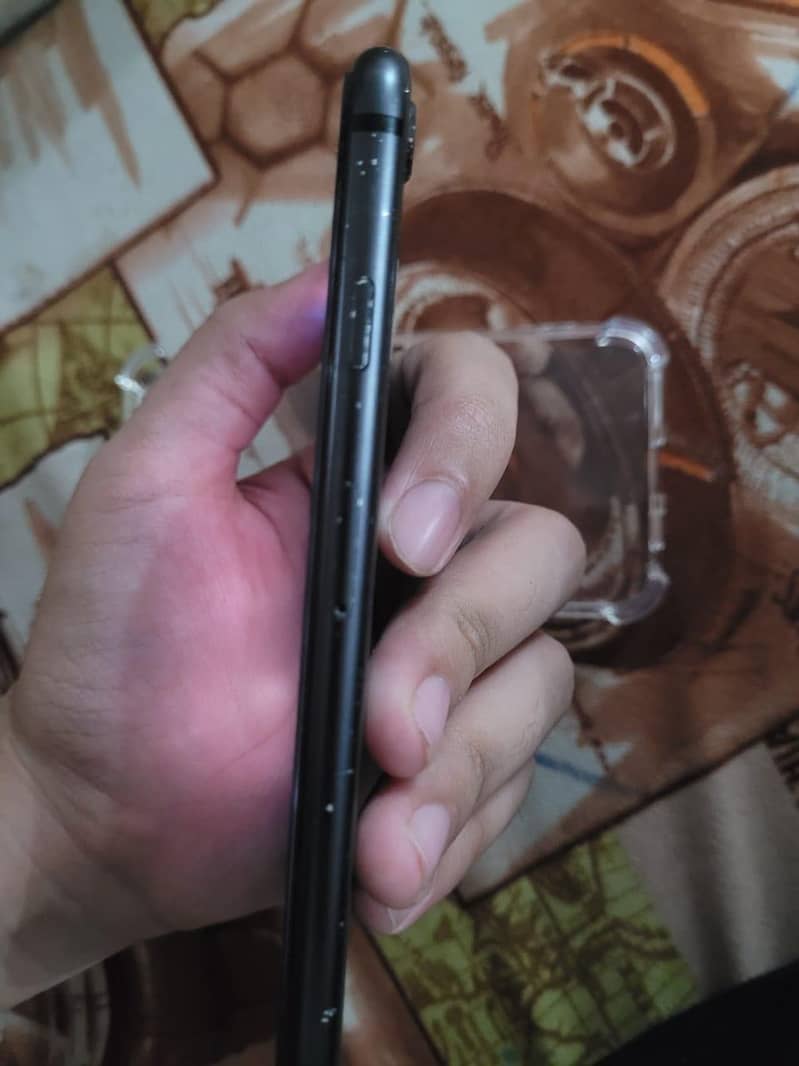 Apple iPhone 8 1