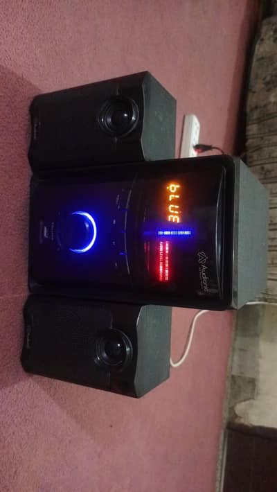 Audionic speaker Ac/DC For sale only 3 month use new condition