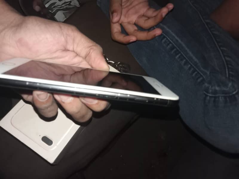 Apple iPhone 8 Plus 3
