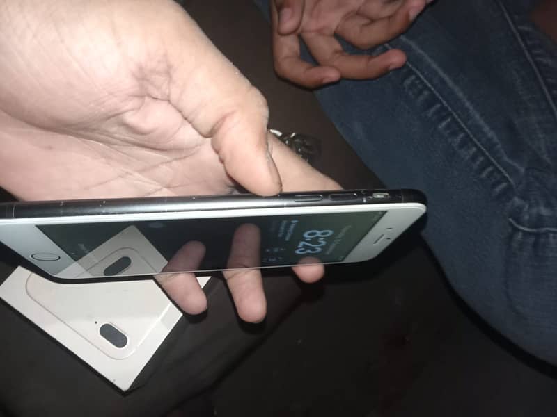 Apple iPhone 8 Plus 4