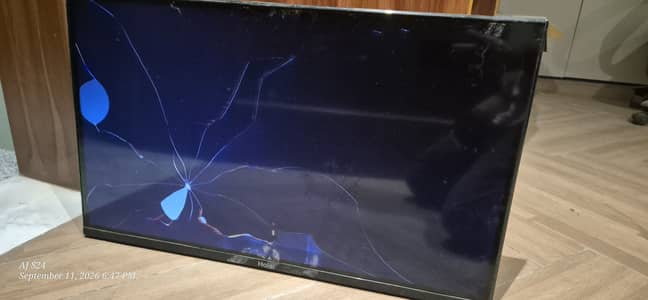 Haier 32" Dolby Audio Andriod TV - Broken panel
