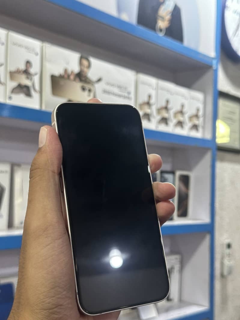 Apple iPhone 13 2