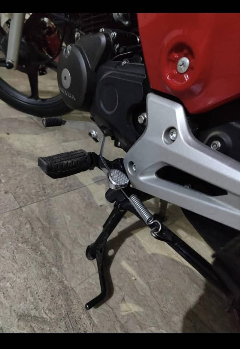 Honda cb150f 3