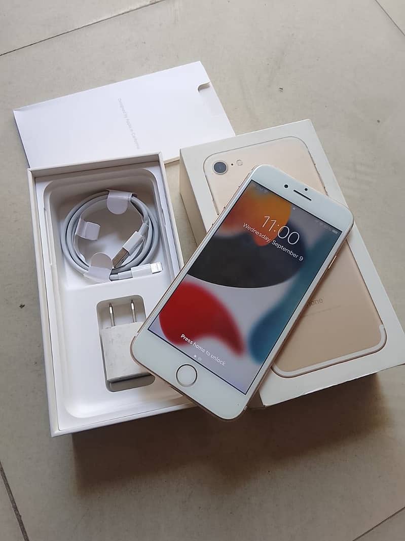 Apple iPhone 7 0