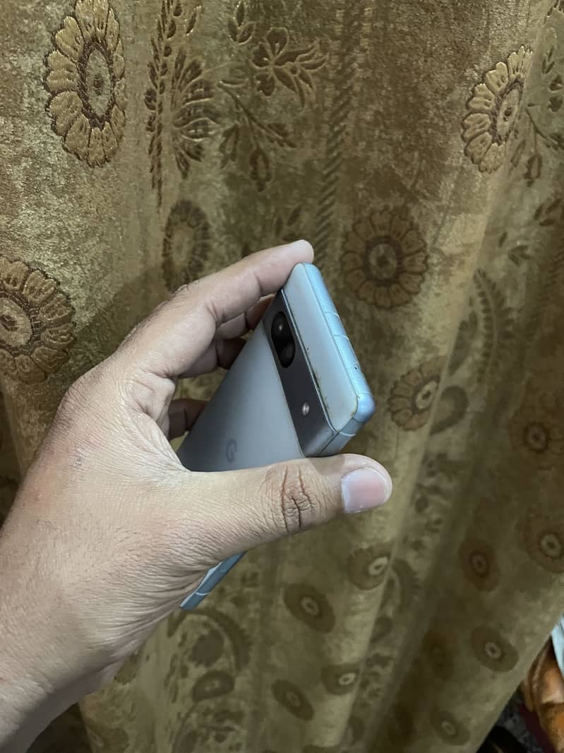 Google pixel 7a 3