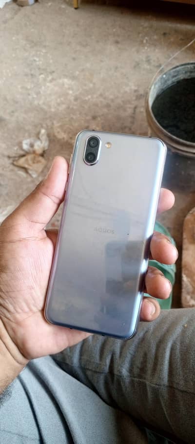 Sharp Aquos R2 4/64 non pta