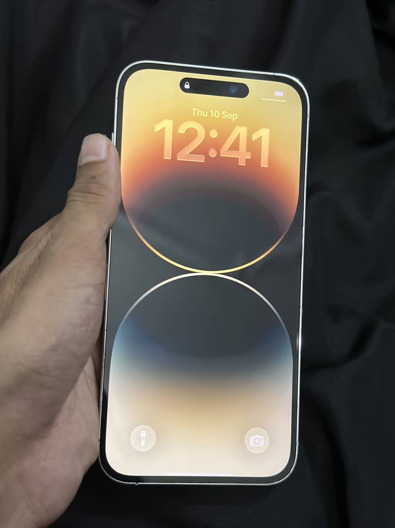 Apple iPhone 14 Pro Max 1
