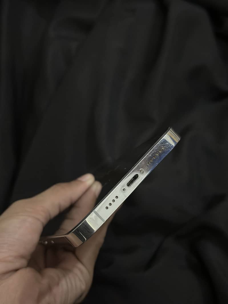 Apple iPhone 14 Pro Max 4