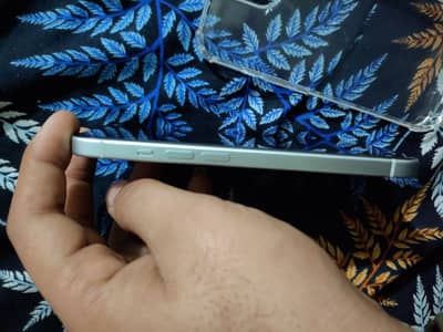 Apple iPhone 15