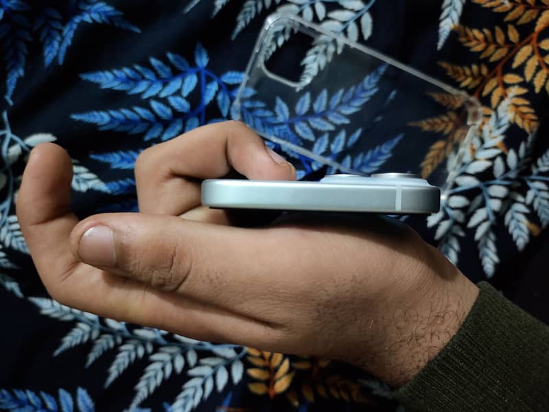 Apple iPhone 15 1