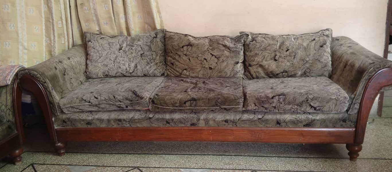 Sofa in Good condition 0