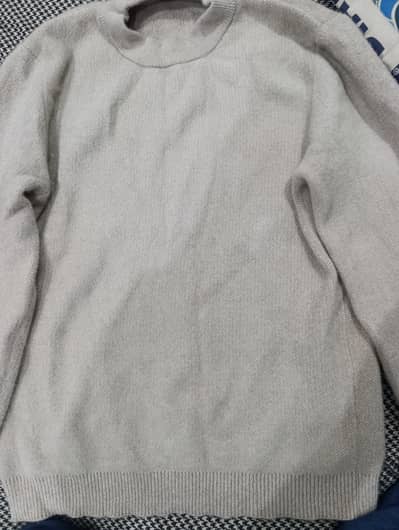 This is a set of non used 4 shirt and one pent very good stuff