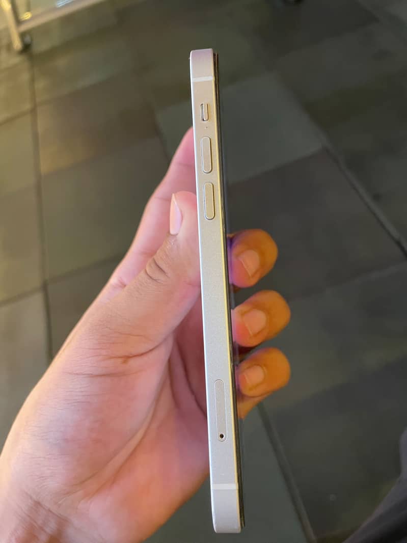 Apple iPhone 12 3