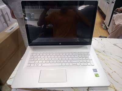 HP Envy 17 | Core i7 8th Gen | MX150 4GB | 8GB RAM | 256GB SSD