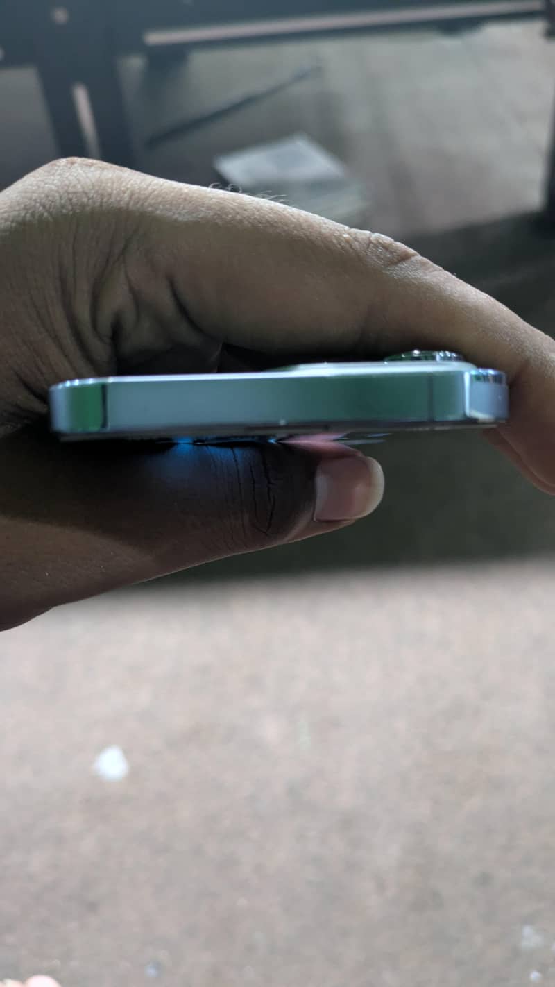 Apple iPhone 13 Pro 4