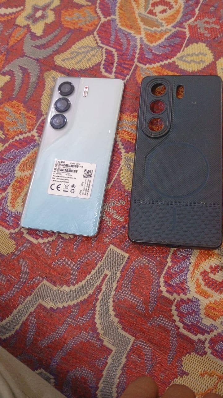 Tecno CAMON 40 Pro 0