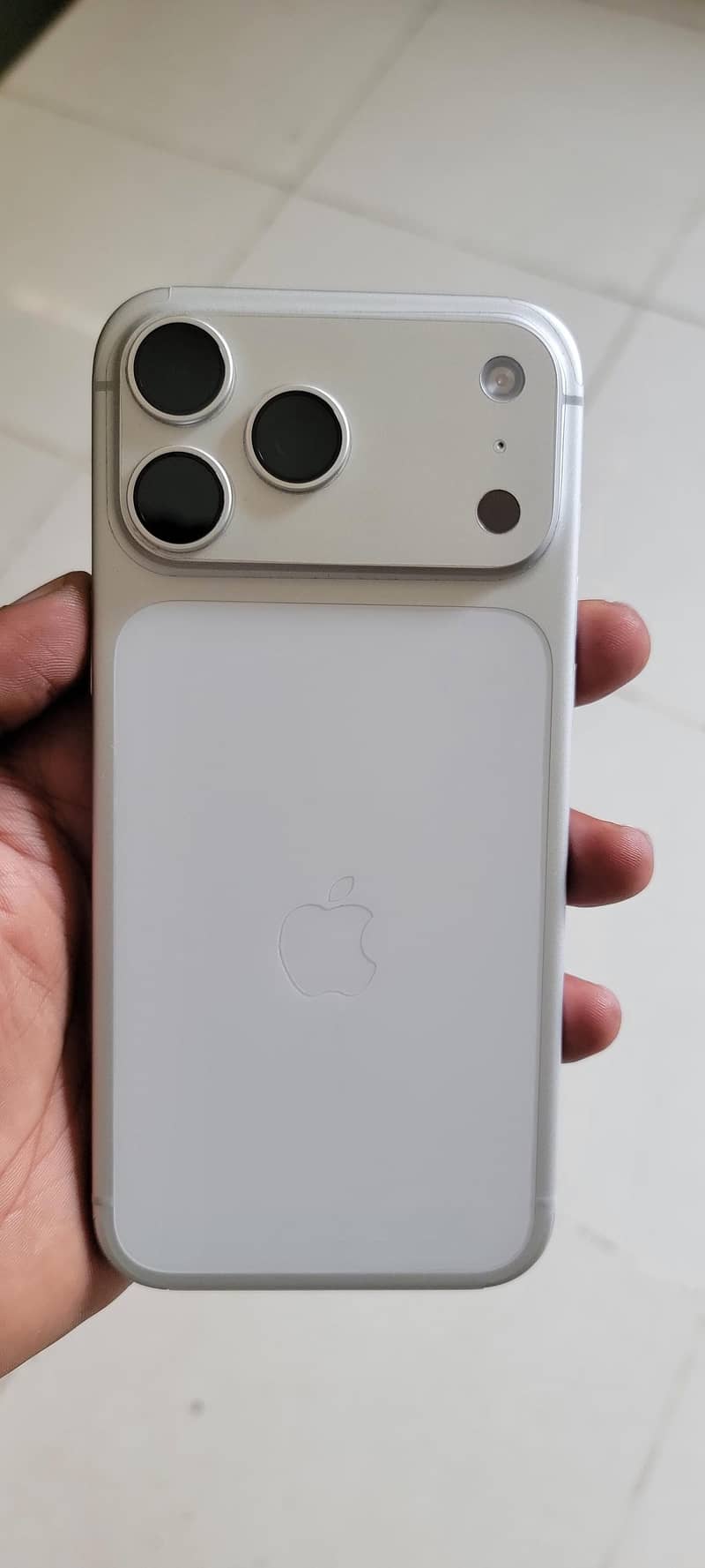 Apple iPhone 17 Pro Max 1