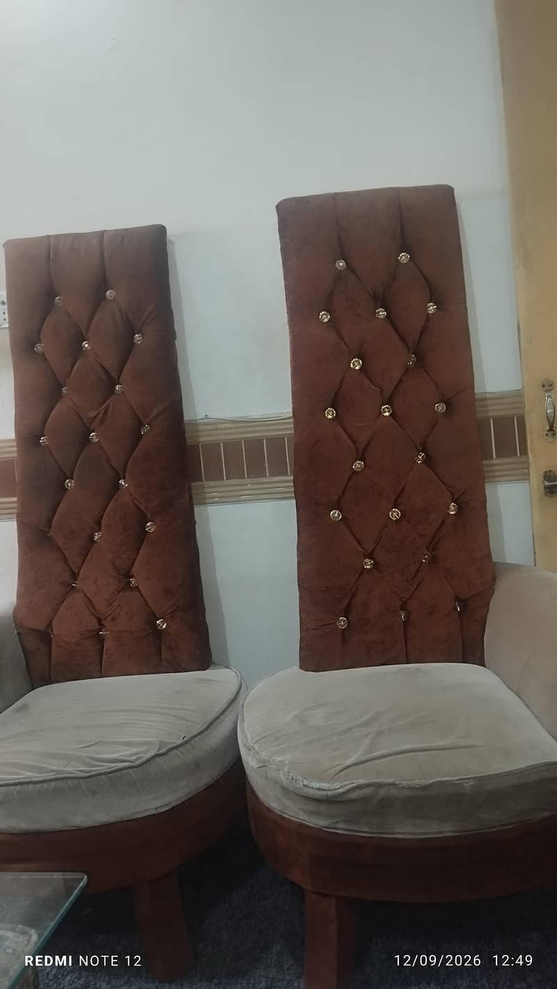 long head sofa 0