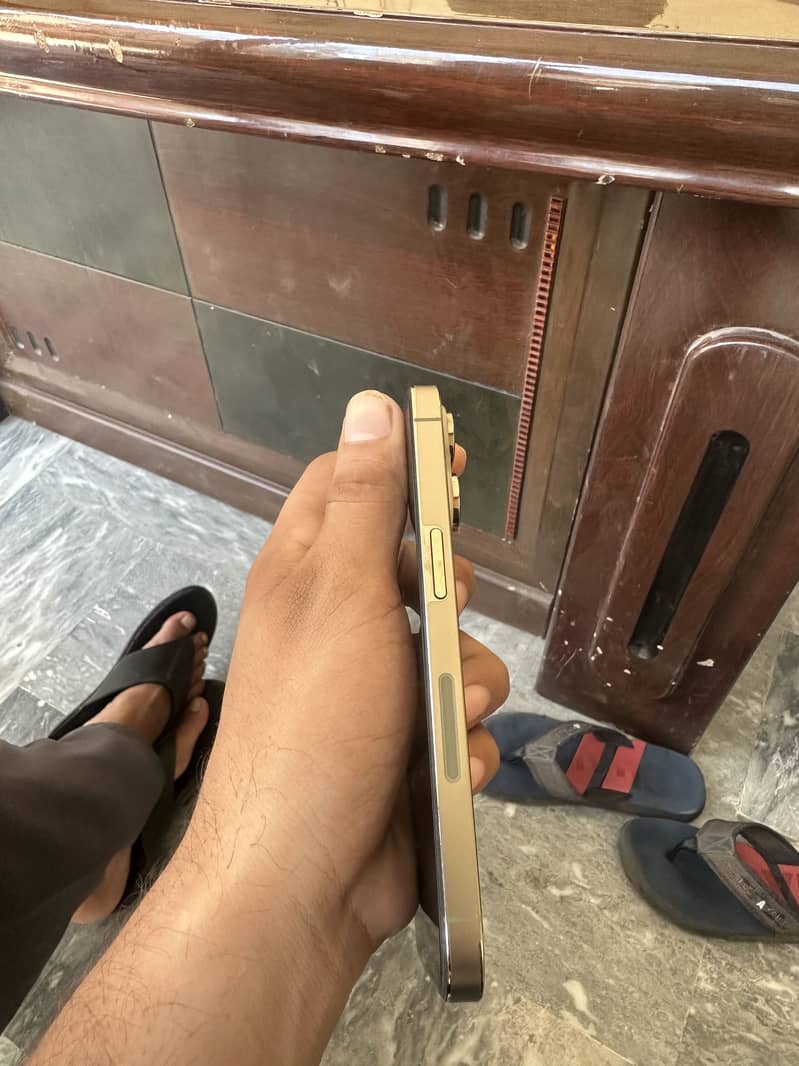 Iphone 14 pro 0