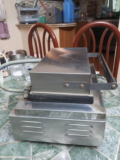 Waffle Maker Machine