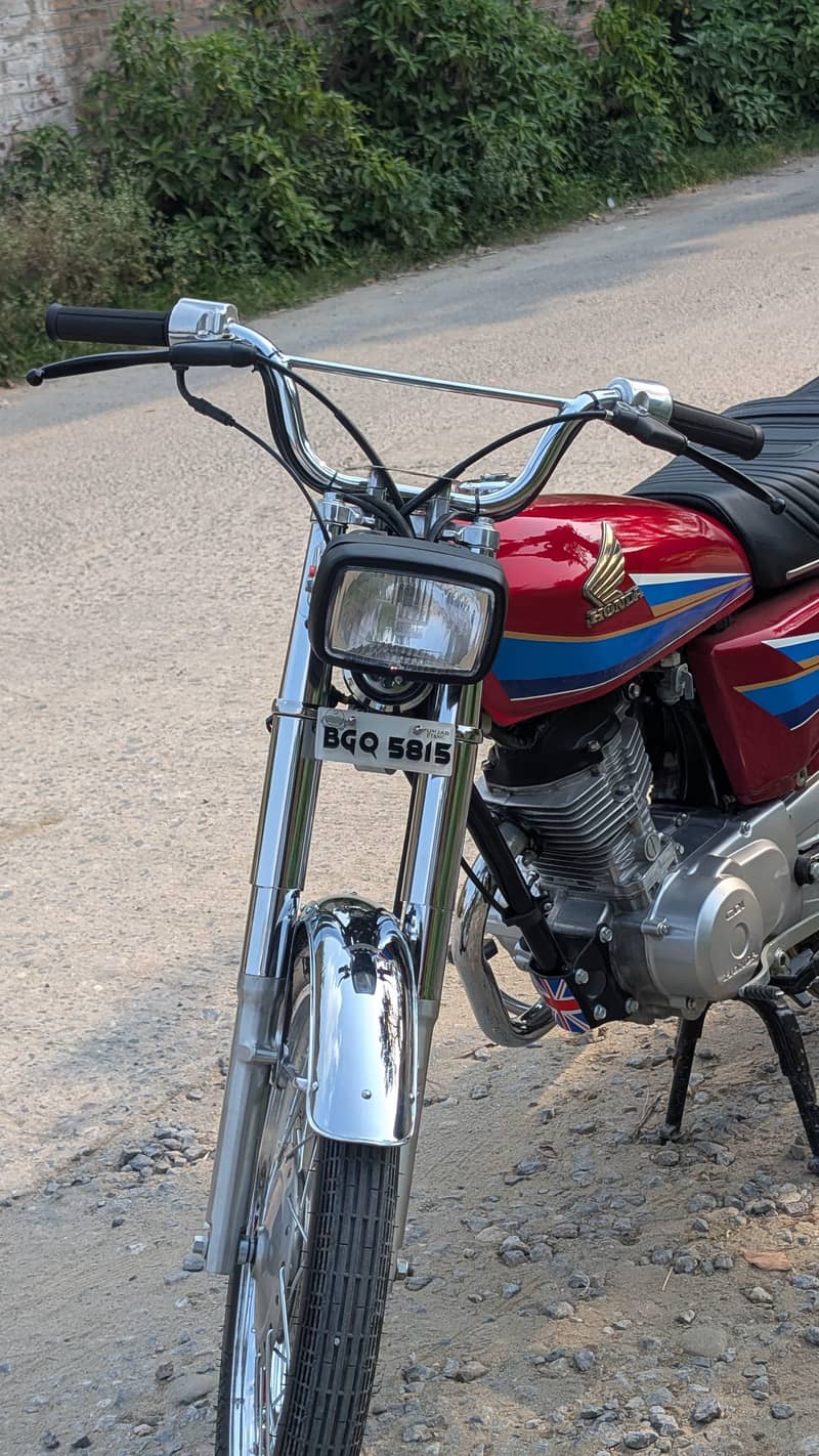 125 2005 model 3