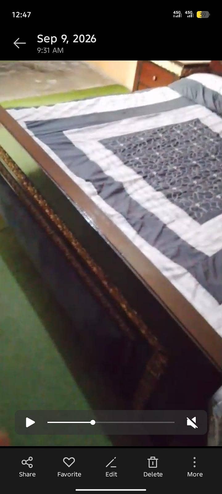 Double bed 0