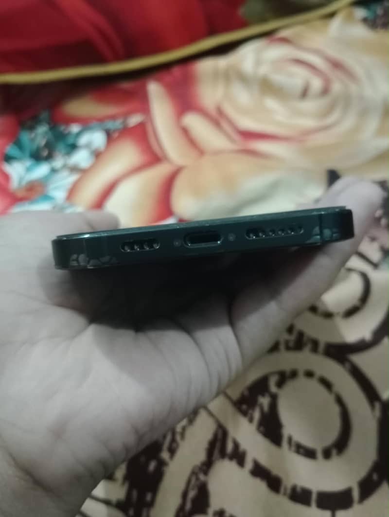 Apple iPhone 14 Pro Max 1