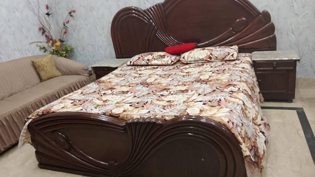 bed and dressing table 0