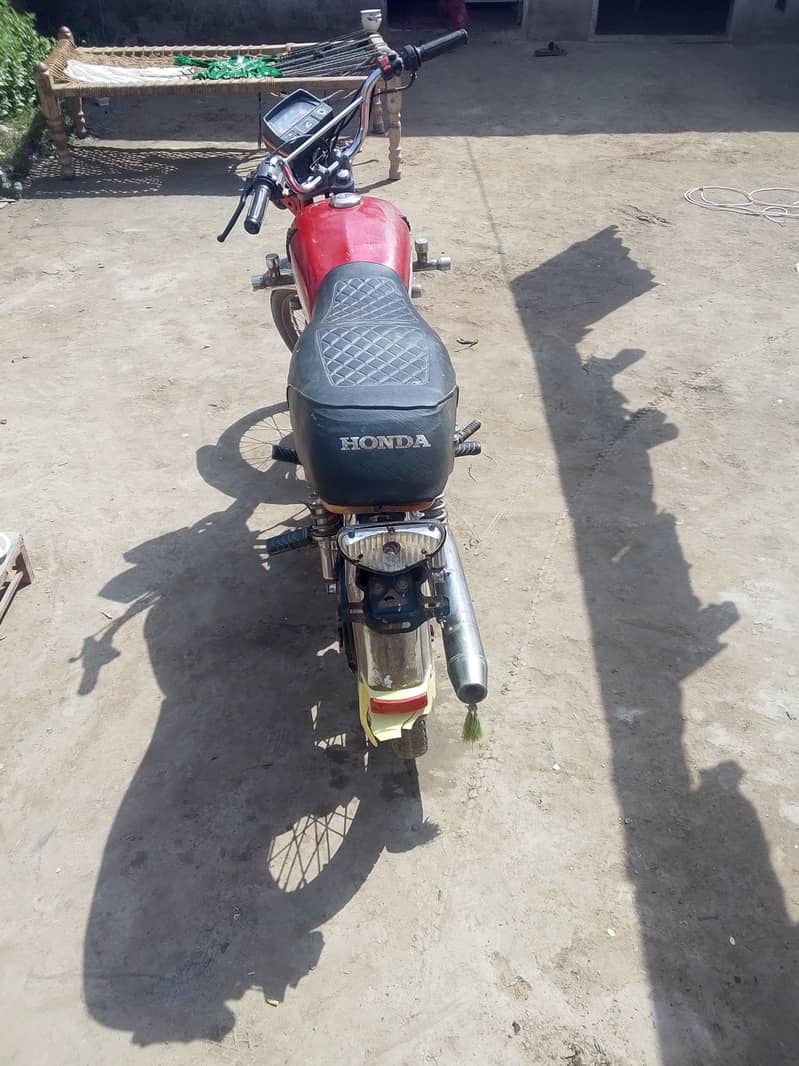 United 70cc 3