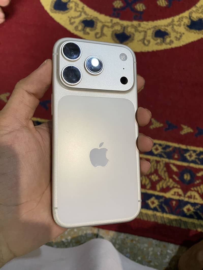 Apple iPhone 17 Pro 3