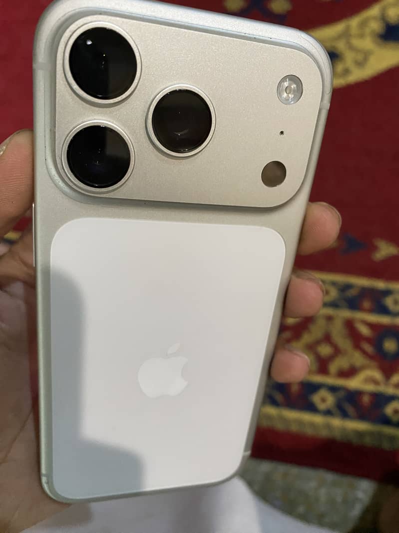 Apple iPhone 17 Pro 6