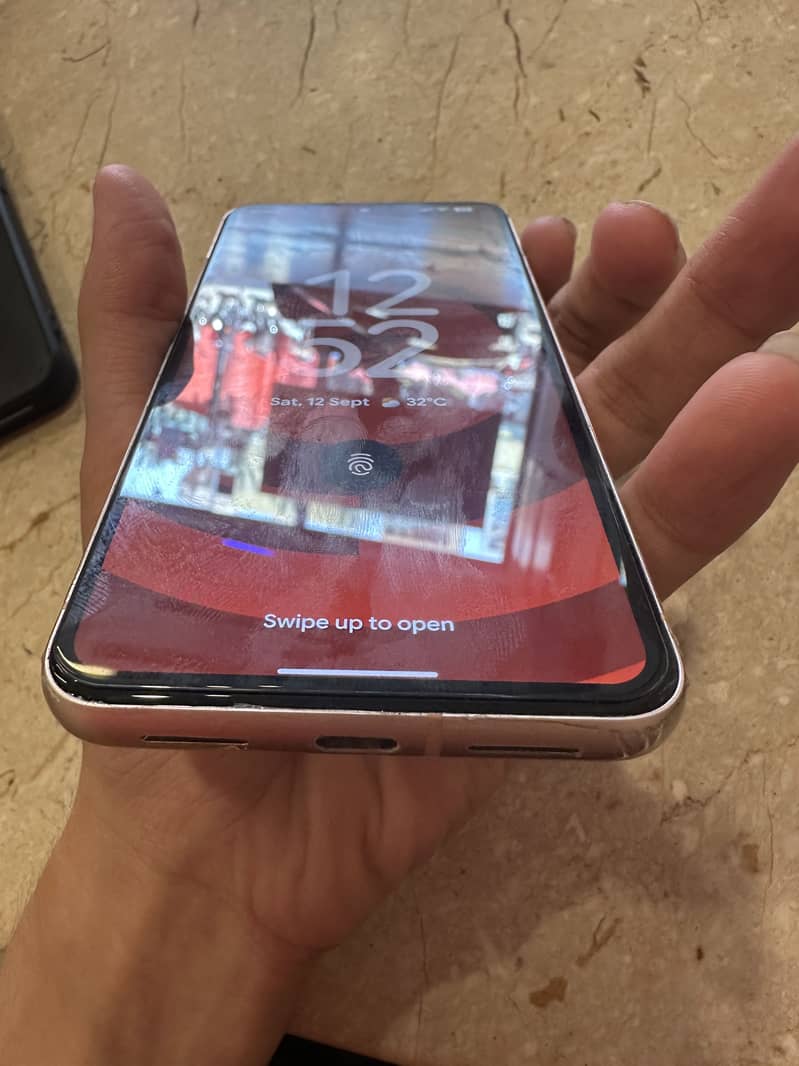 Google Pixel 8 3
