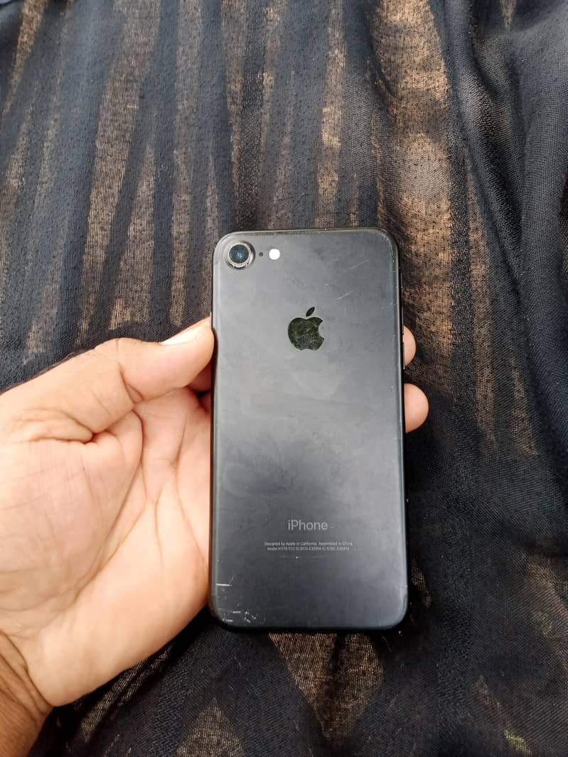 Apple iPhone 7 1