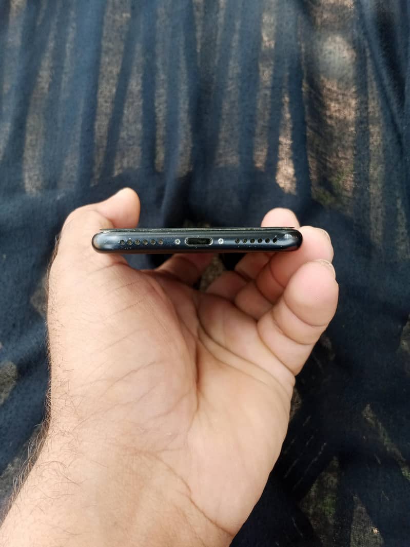 Apple iPhone 7 2