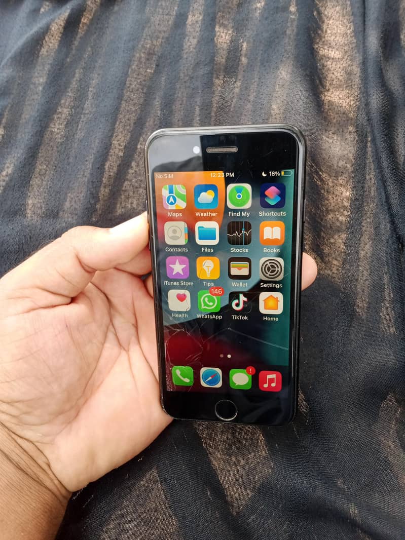 Apple iPhone 7 3