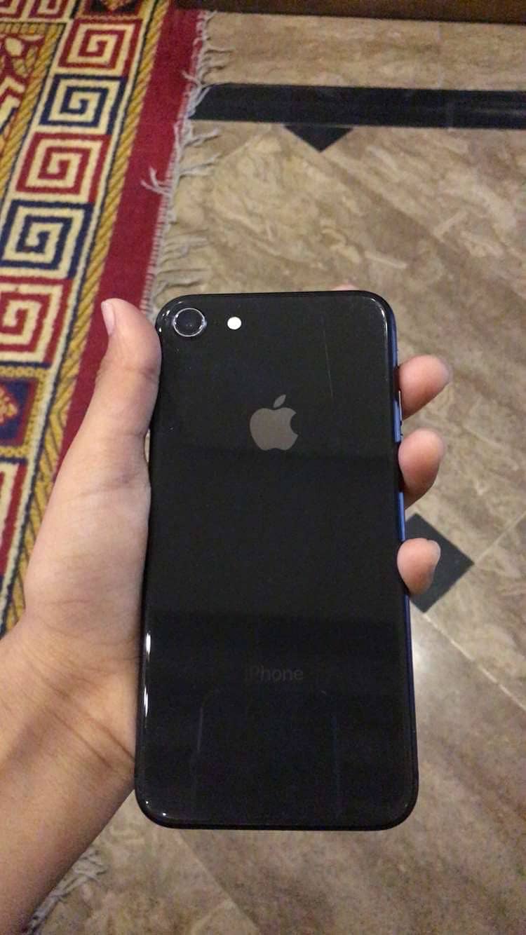 Apple iPhone 8 0