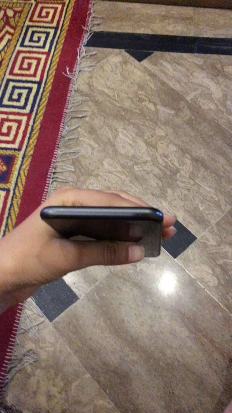 Apple iPhone 8 4