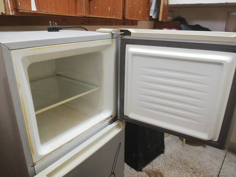 Haier medium fridge 1