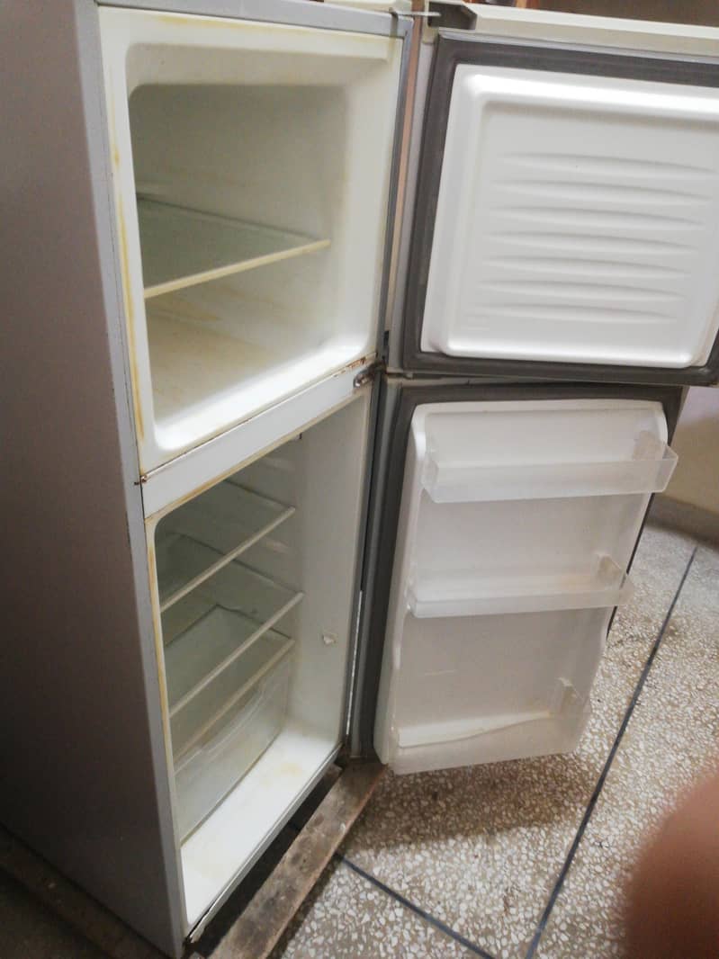 Haier medium fridge 2