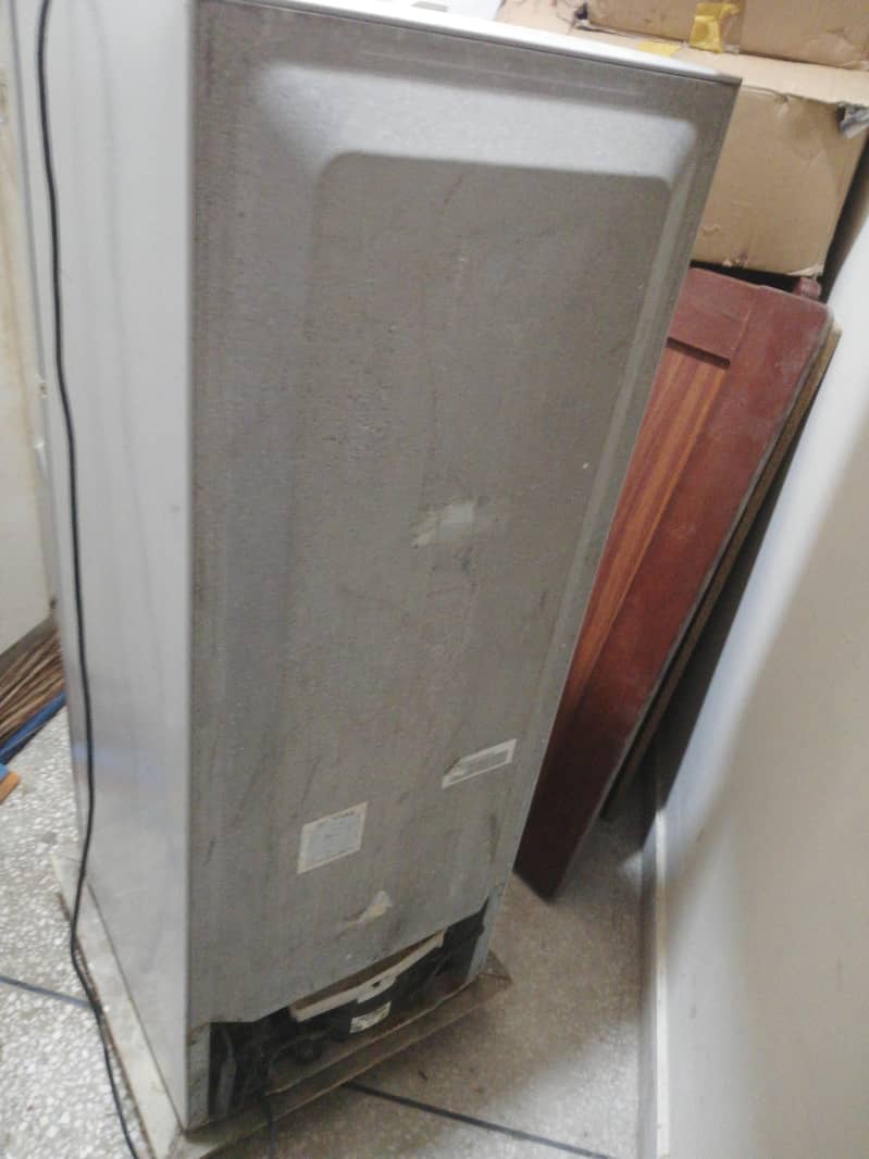 Haier medium fridge 3