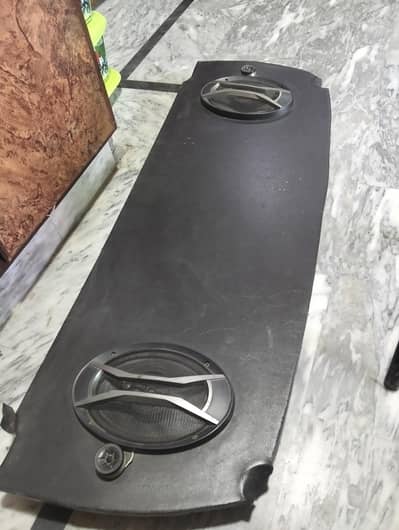 Two speakers with phatta for cultus