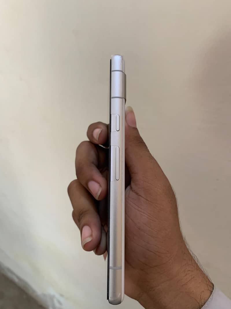 Google Pixel 7a 2